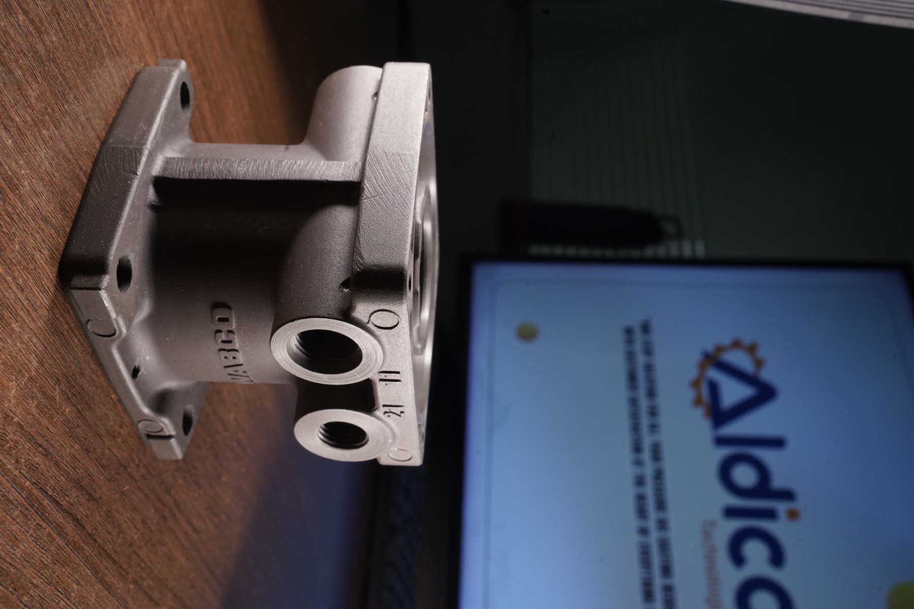 HPDC bay with automated presses